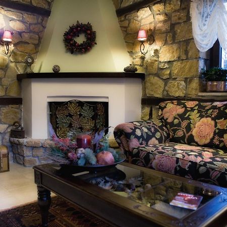 Archontiko Emmanouilidi Suites Káto Loutrákion 外观 照片