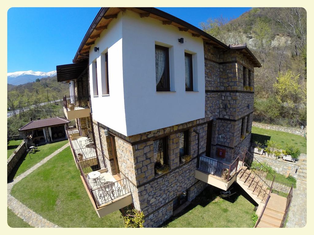 Archontiko Emmanouilidi Suites Káto Loutrákion 外观 照片