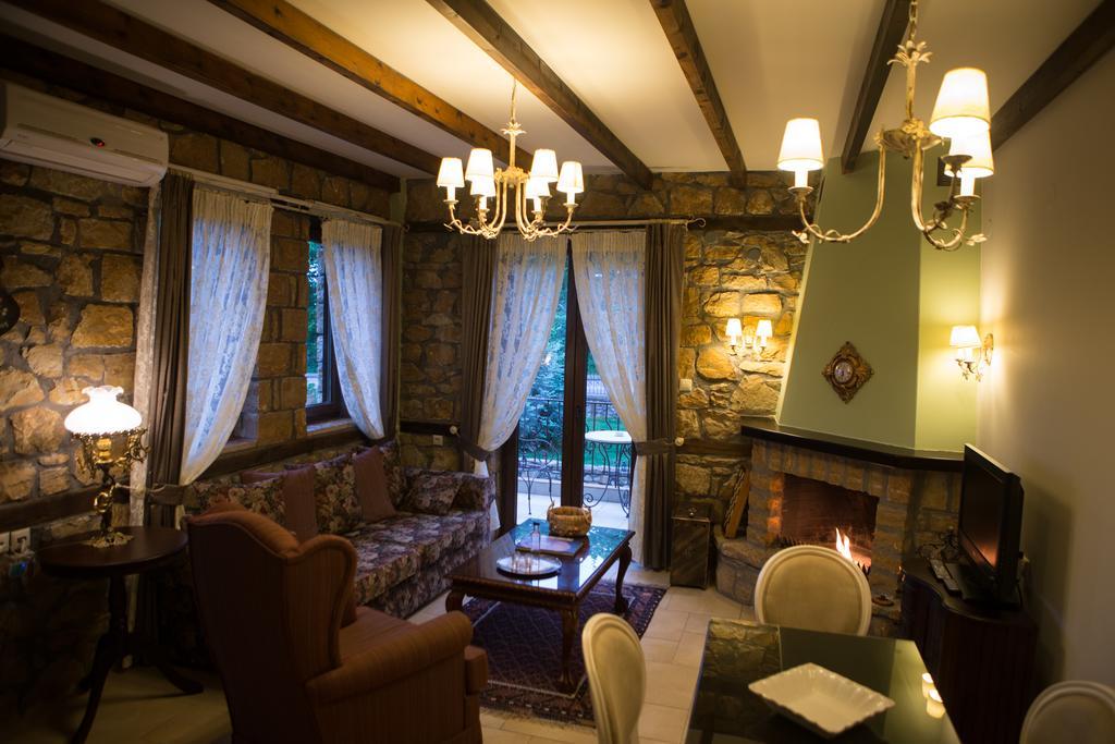 Archontiko Emmanouilidi Suites Káto Loutrákion 外观 照片
