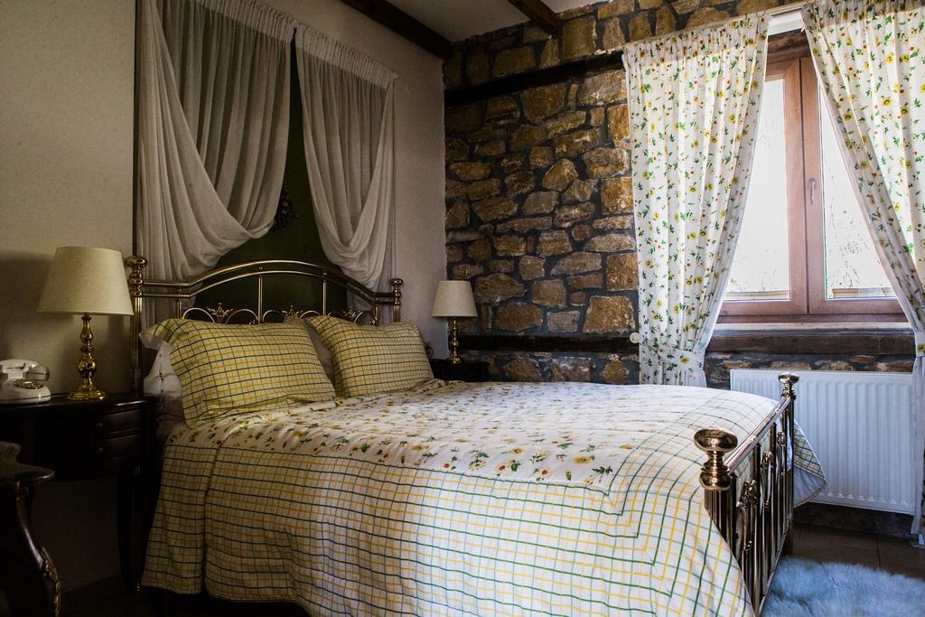 Archontiko Emmanouilidi Suites Káto Loutrákion 外观 照片