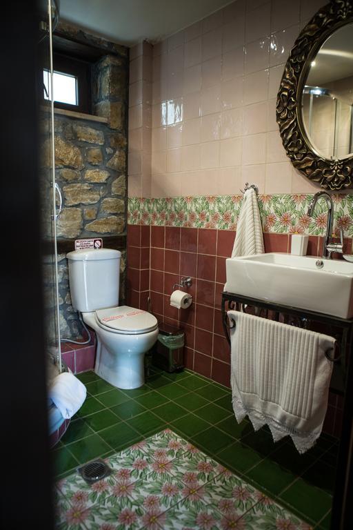 Archontiko Emmanouilidi Suites Káto Loutrákion 外观 照片